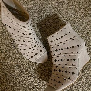 Michael Kora wedge shoe